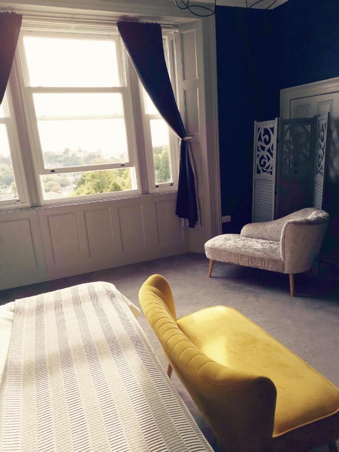 Upmarket 2 Bedroom With Sea Views Apartment Torquay